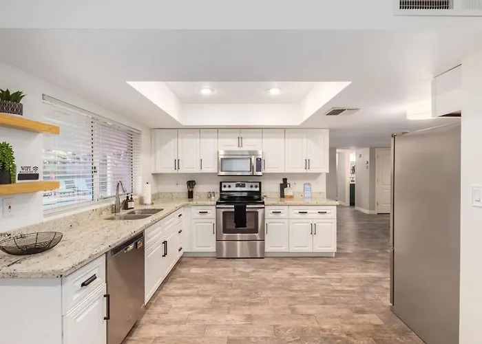 Obispo Modern Oasis With Heated Pool And Bbq Holiday home Mesa